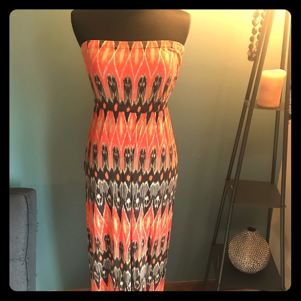 Gorgeous strapless maxi